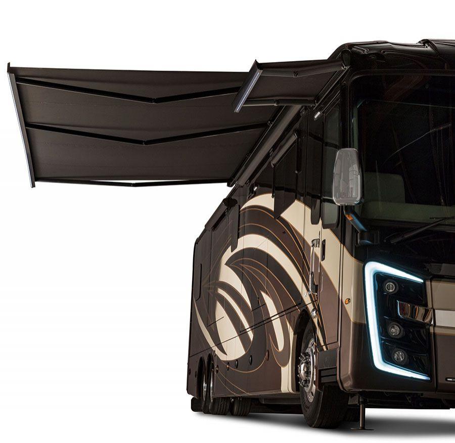 Детали экстерьера Entegra Coach Insignia 2017 года  (фото 9 из 11)